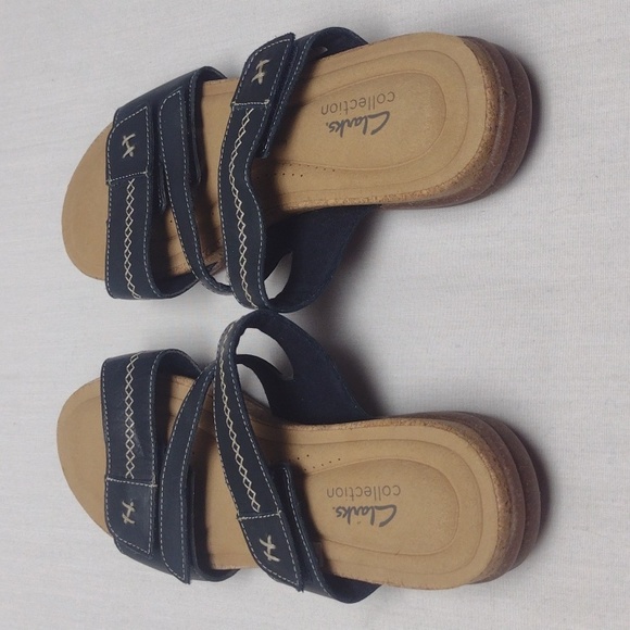 Women Clarks Roseville Bay Navy Sandal - Picture 2 of 4